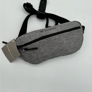 United Airline international Premium Economy toiletry Fanny pack! NWT